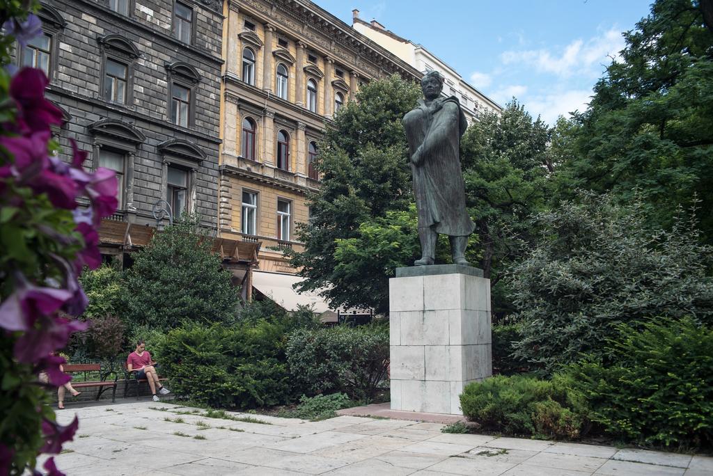 Inviting Flat In The Heart Of Town Apartment Budapesta Exterior foto