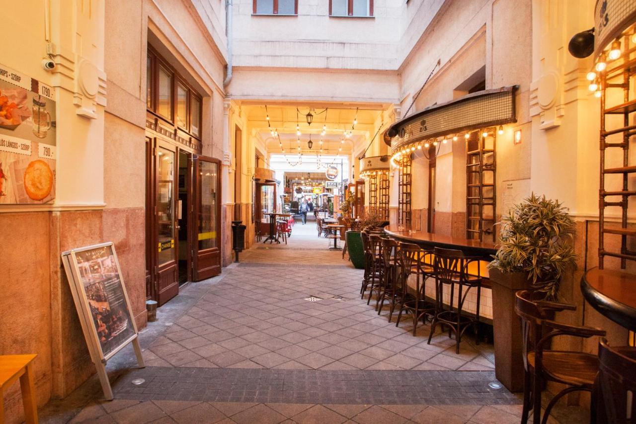 Inviting Flat In The Heart Of Town Apartment Budapesta Exterior foto