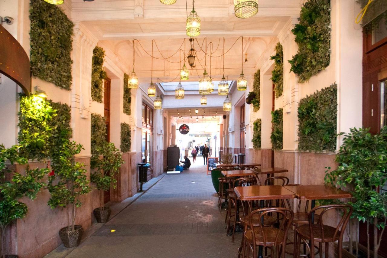 Inviting Flat In The Heart Of Town Apartment Budapesta Exterior foto
